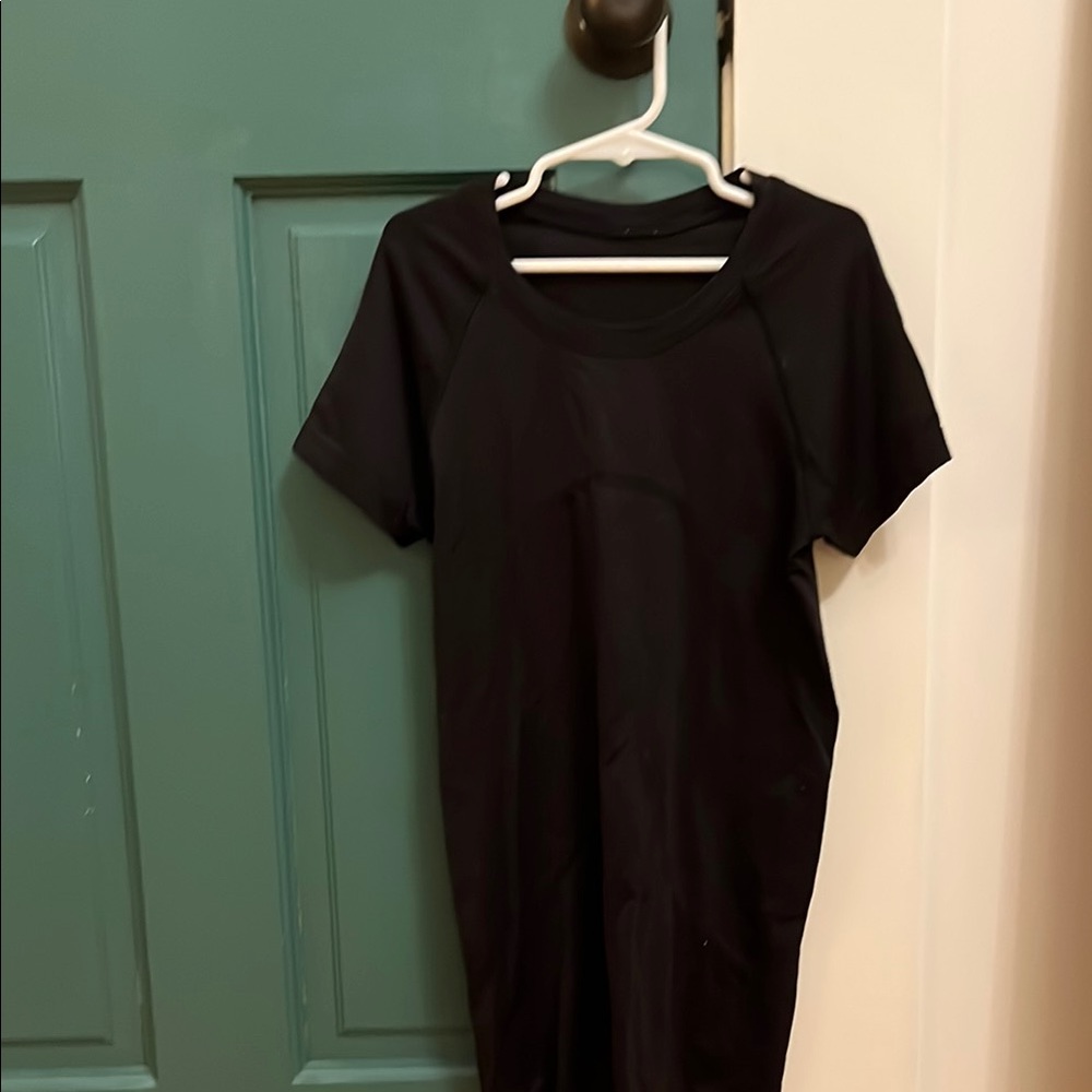 Lululemon Swiftly Tech size 2